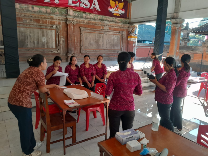PRAKTEK KERJA LAPANGAN PELATIHAN DIGITAL KADER POSYANDU