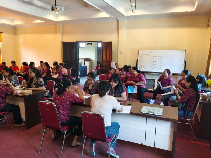 PELATIHAN KADER POSYANDU DESA DELOD PEKEN