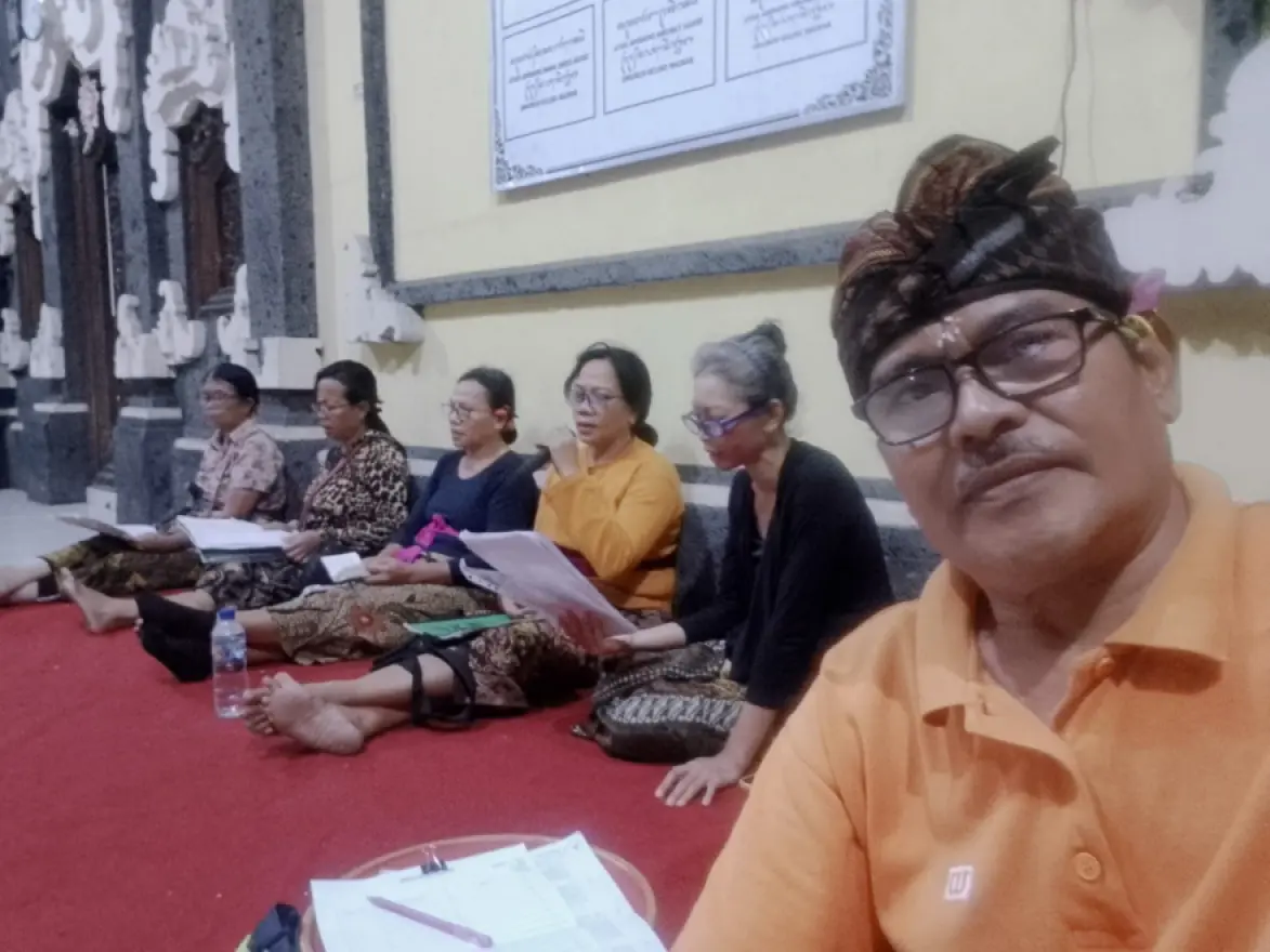 LATIHAN SEKAA SHANTI BANJAR DELOD RURUNG