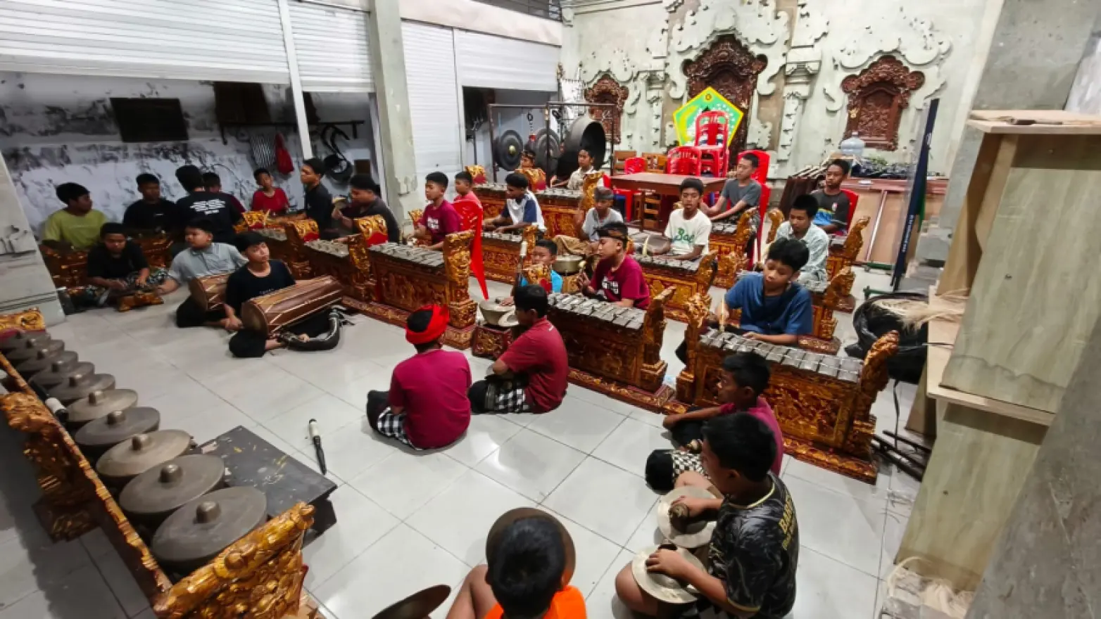 LATIHAN SEKAA GONG ANAK DHARMA SATWIKA TAMAN SARI