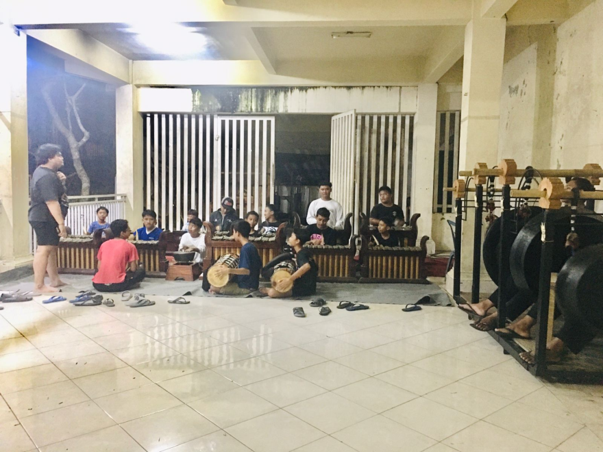 LATIHAN SEKAA GONG ANAK BR. PANGKUNG PRABU